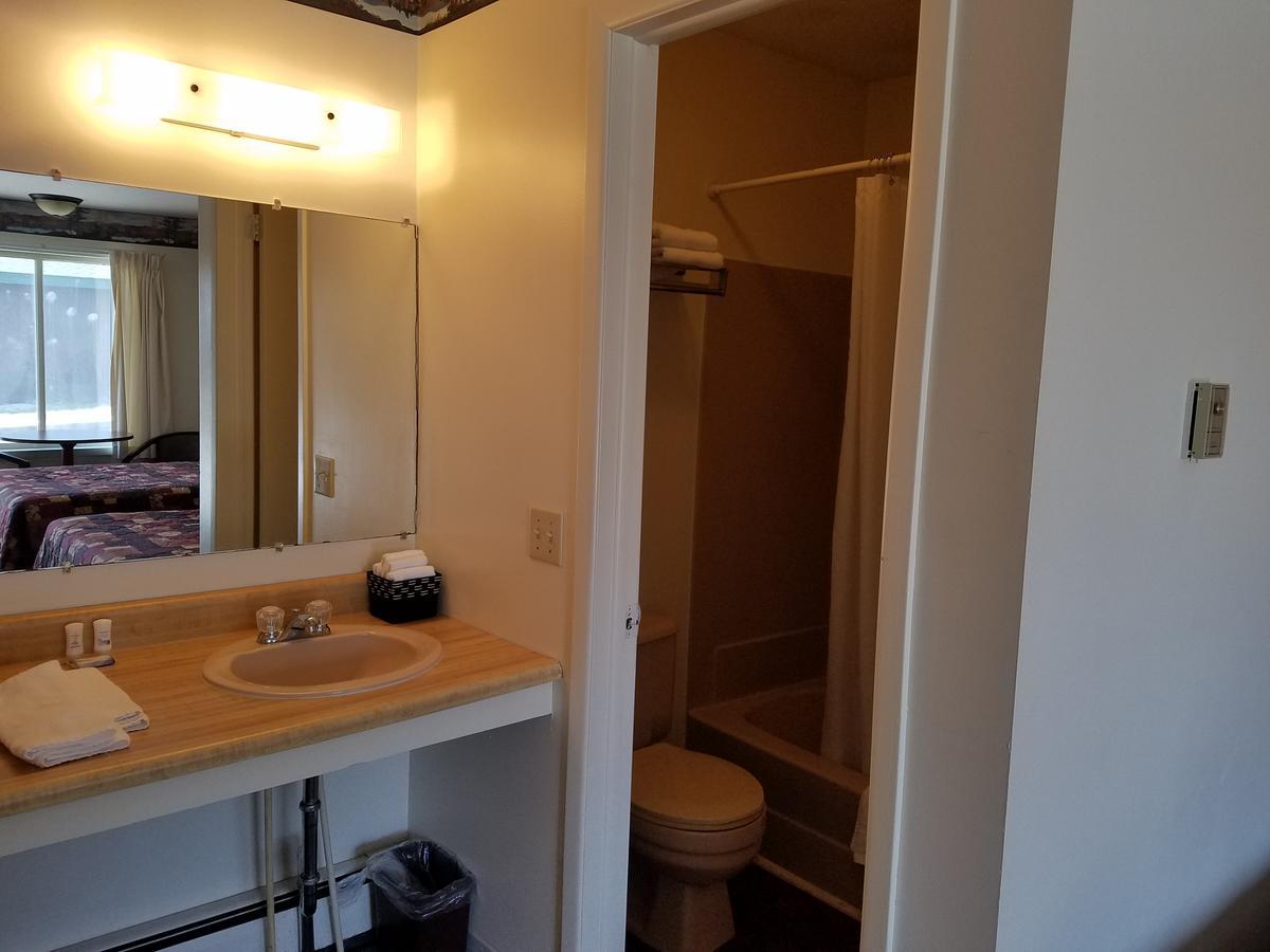 Clark'S Beach Motel 올드 포지 외부 사진