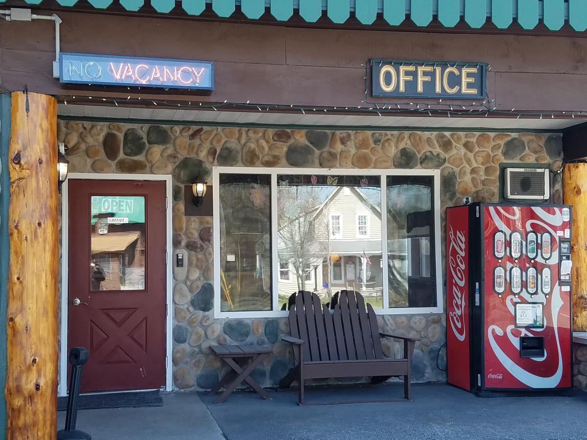 Clark'S Beach Motel 올드 포지 외부 사진